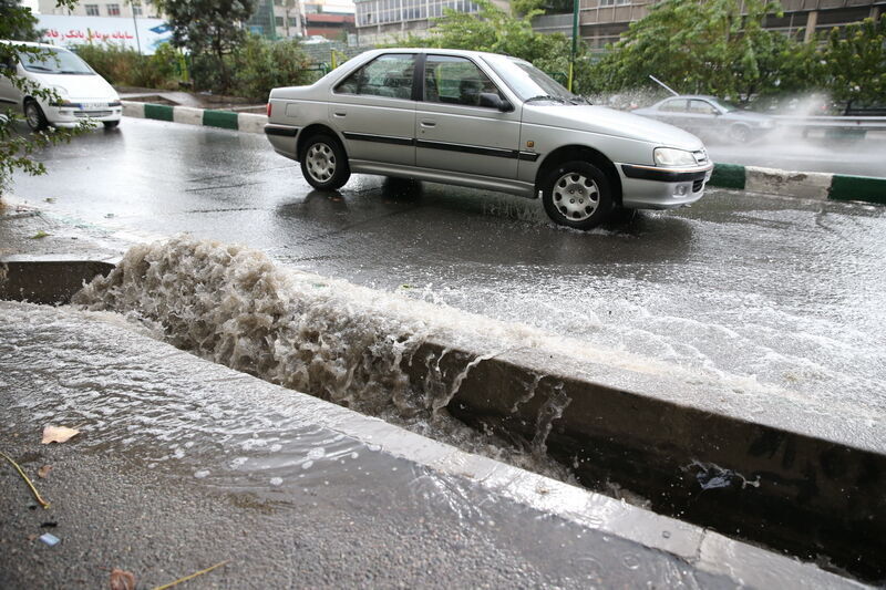 بارش های رگبای و تگرگ در آذربایجان شرقی ادامه دارد