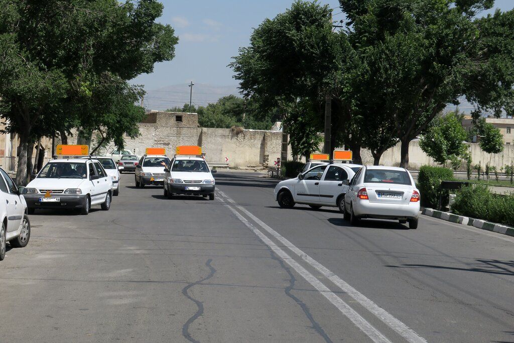 تعلیم رانندگی در معابر عمومی تبریز/ پیستی برای آموزش در شهر اولین‌ها وجود ندارد