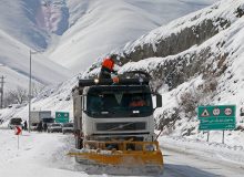 ماموران راهداری آذربایجان شرقی به ۲۵ خودرو گرفتار در برف کمک رسانی کردند