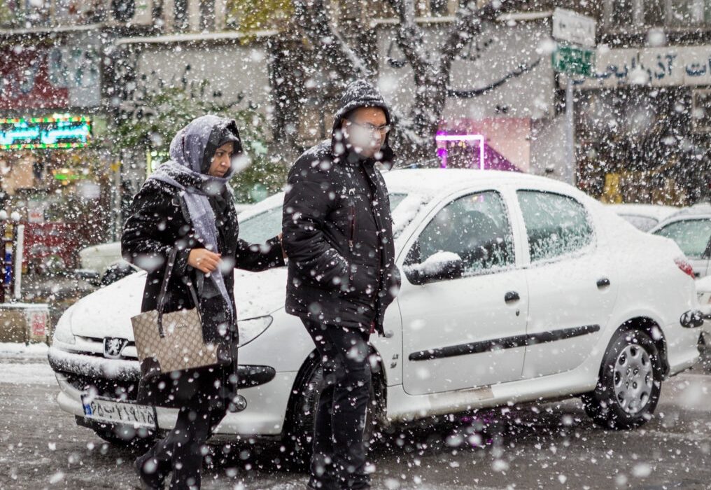 کاهش محسوس دما و آغاز بارش برف در برخی شهرهای آذربایجان‌شرقی