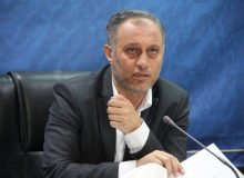 کارخانه های استان در حال تعطیلی هستند