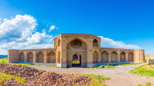 کاروانسراهای تاریخی آذربایجانشرقی به بخش گردشگری سپرده میشود