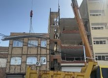 سه طبقه غیر مجاز یک ساختمان مسکونی در خیابان ۴۵ متری شهید آل هاشم تخریب شد