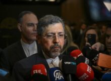 خطیب زاده: عبور از تنگه هرمز ممکن است به‌دلیل مین‌ها محدود شود