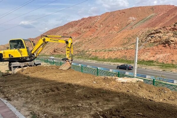 آغاز مرحله کاشت نهال در پارک های محله ای تازه احداث شرق تبریز