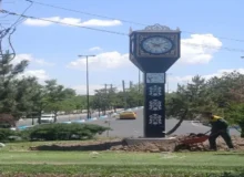 نصب ساعت چهار طرفه در میدان گلستان “ائل‌گولی”