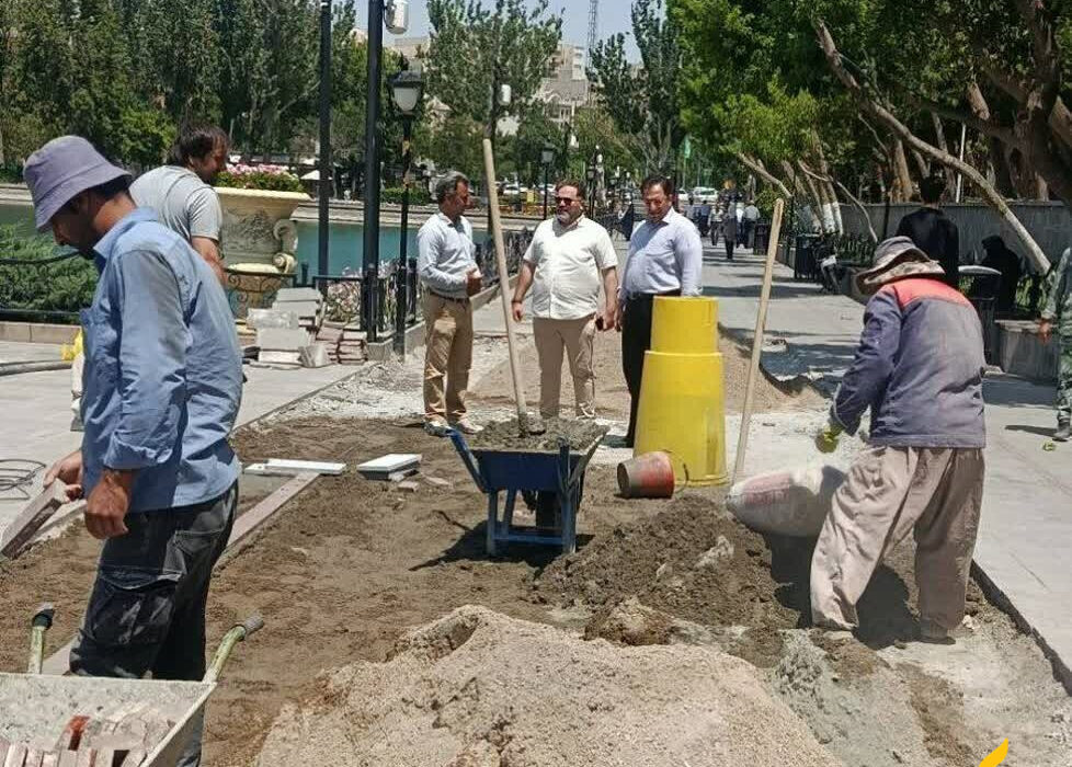 کف‌سازی پیرامون استخر تفرجگاه “ائل‌گولی” توسط شهرداری منطقه ۲